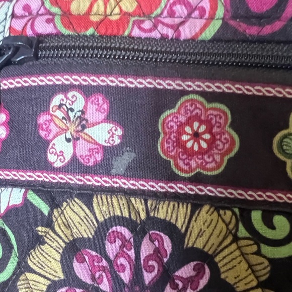 VERA BRADLEY CROSSBODY BAG/PURSE IN BROWNS/PINKS FLORALS.  Great Condition. - Picture 7 of 10